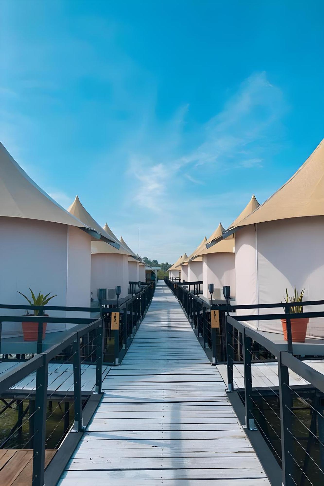 Kiki Beach Resort, Batam Galang Island Екстериор снимка