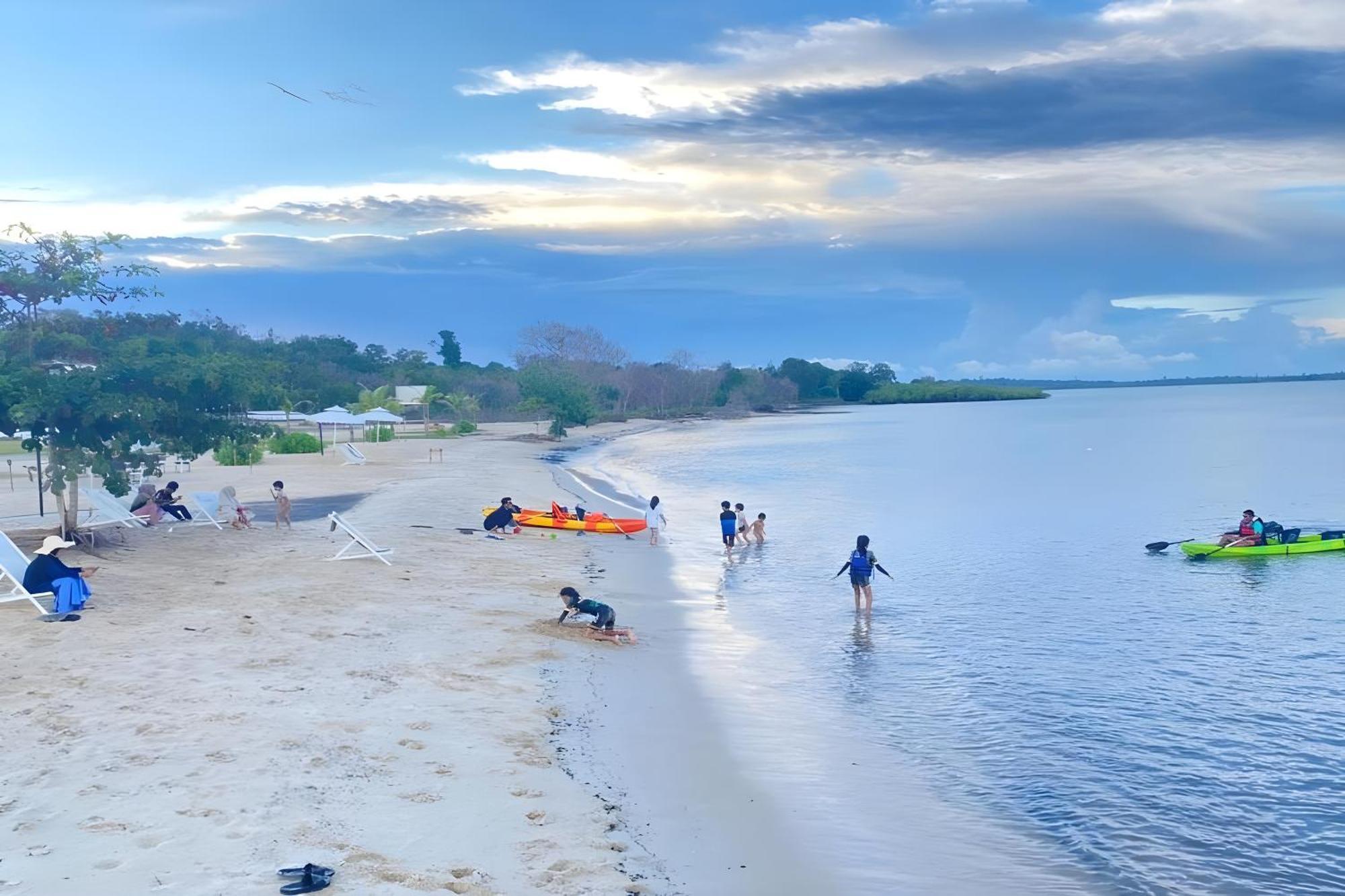 Kiki Beach Resort, Batam Galang Island Екстериор снимка