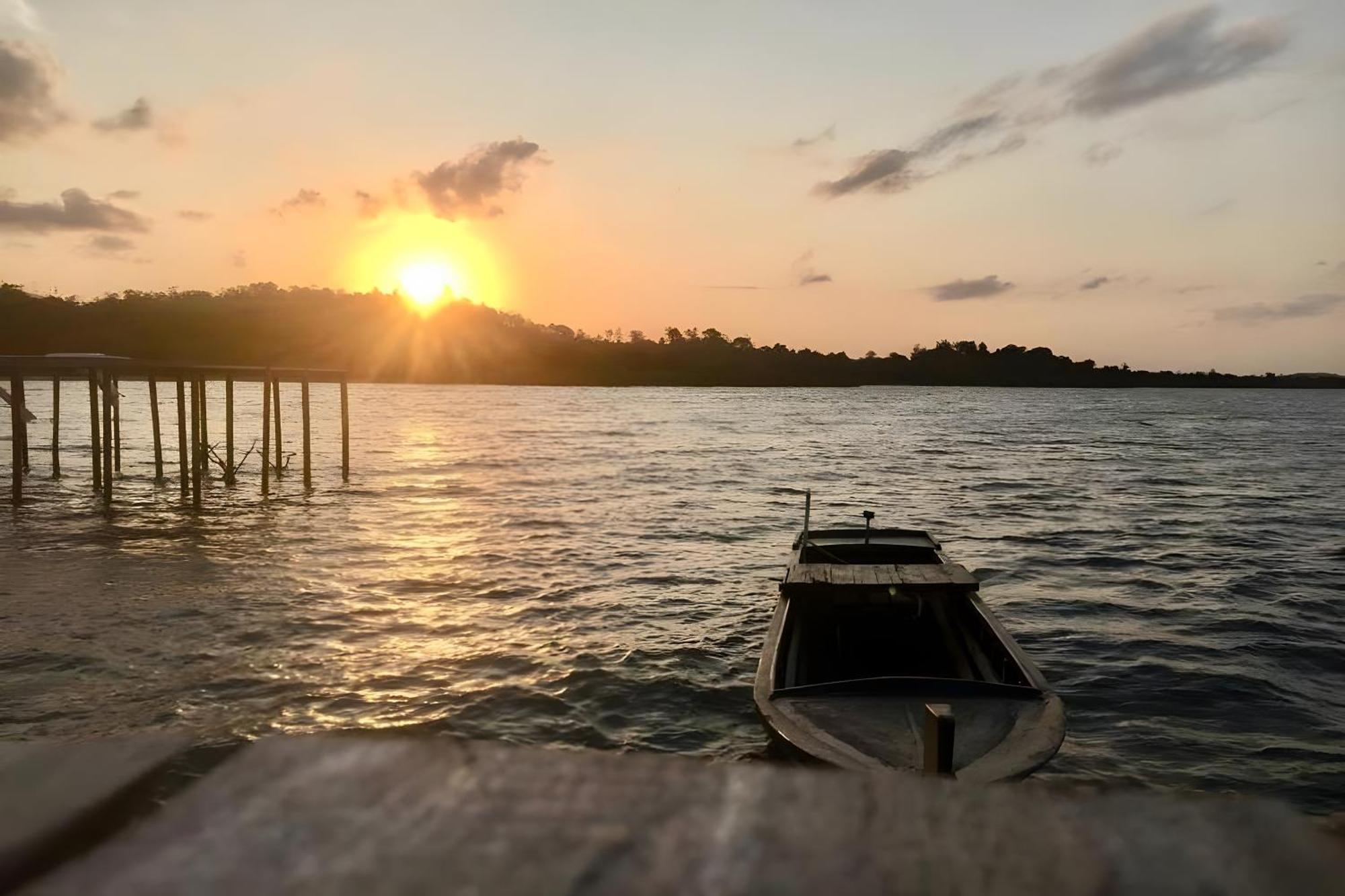 Kiki Beach Resort, Batam Galang Island Екстериор снимка