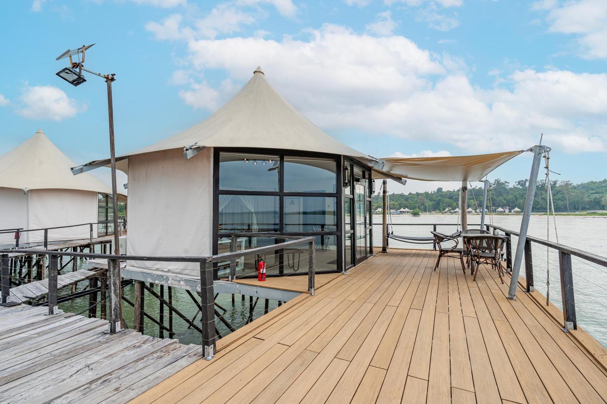 Kiki Beach Resort, Batam Galang Island Екстериор снимка